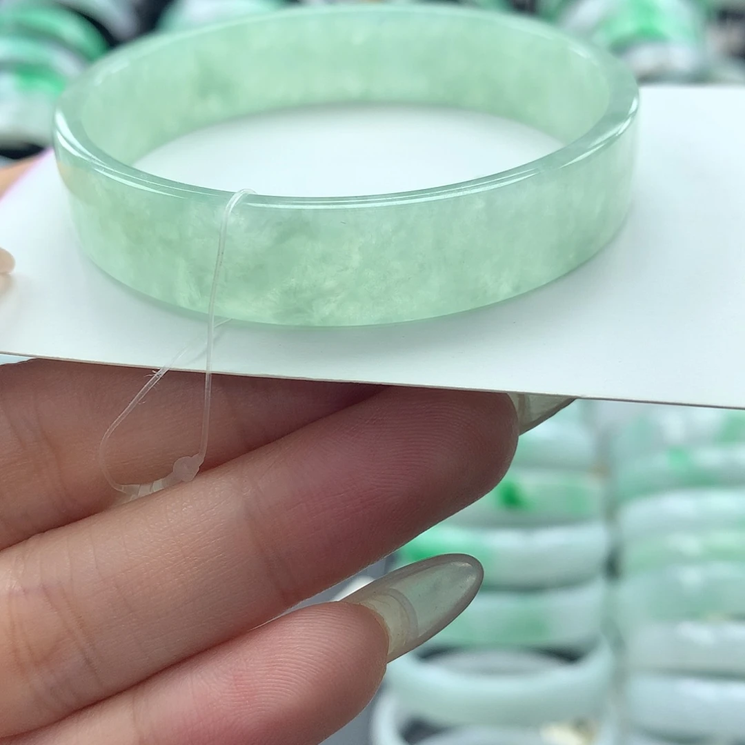 未镶嵌手镯翡翠手镯