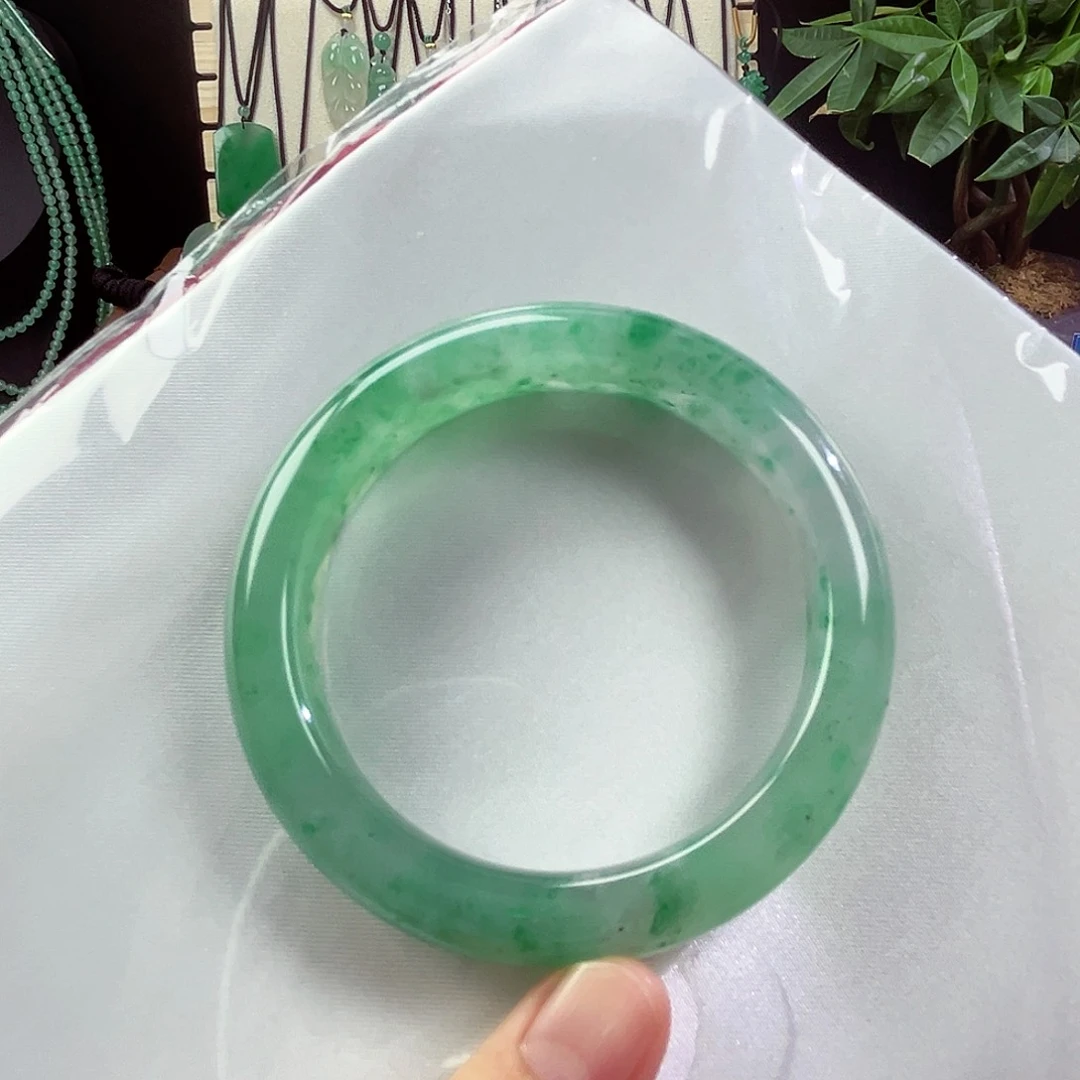 未镶嵌手镯石英质玉57