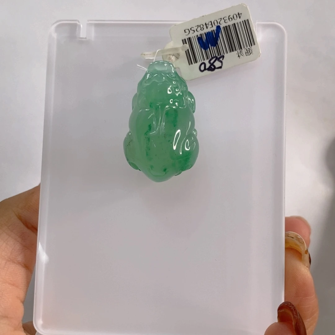 石英质玉未镶嵌颈饰