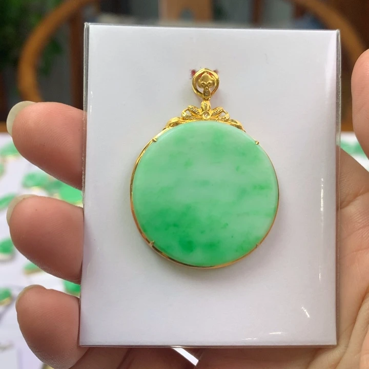 翡翠颈饰18K金镶嵌翡翠翡翠