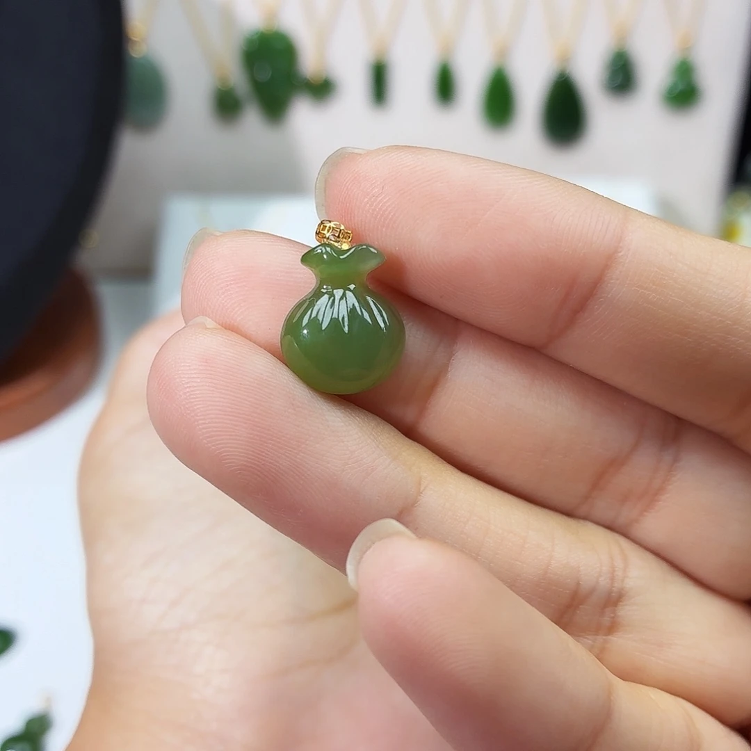 和田玉（碧玉）18K金镶嵌吊坠(赠链)