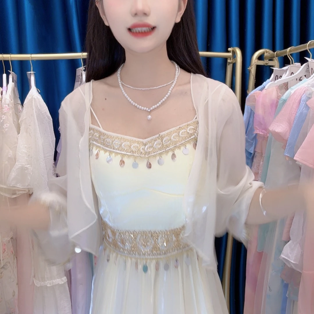 015杏色带外套两件套套装均码穿135斤