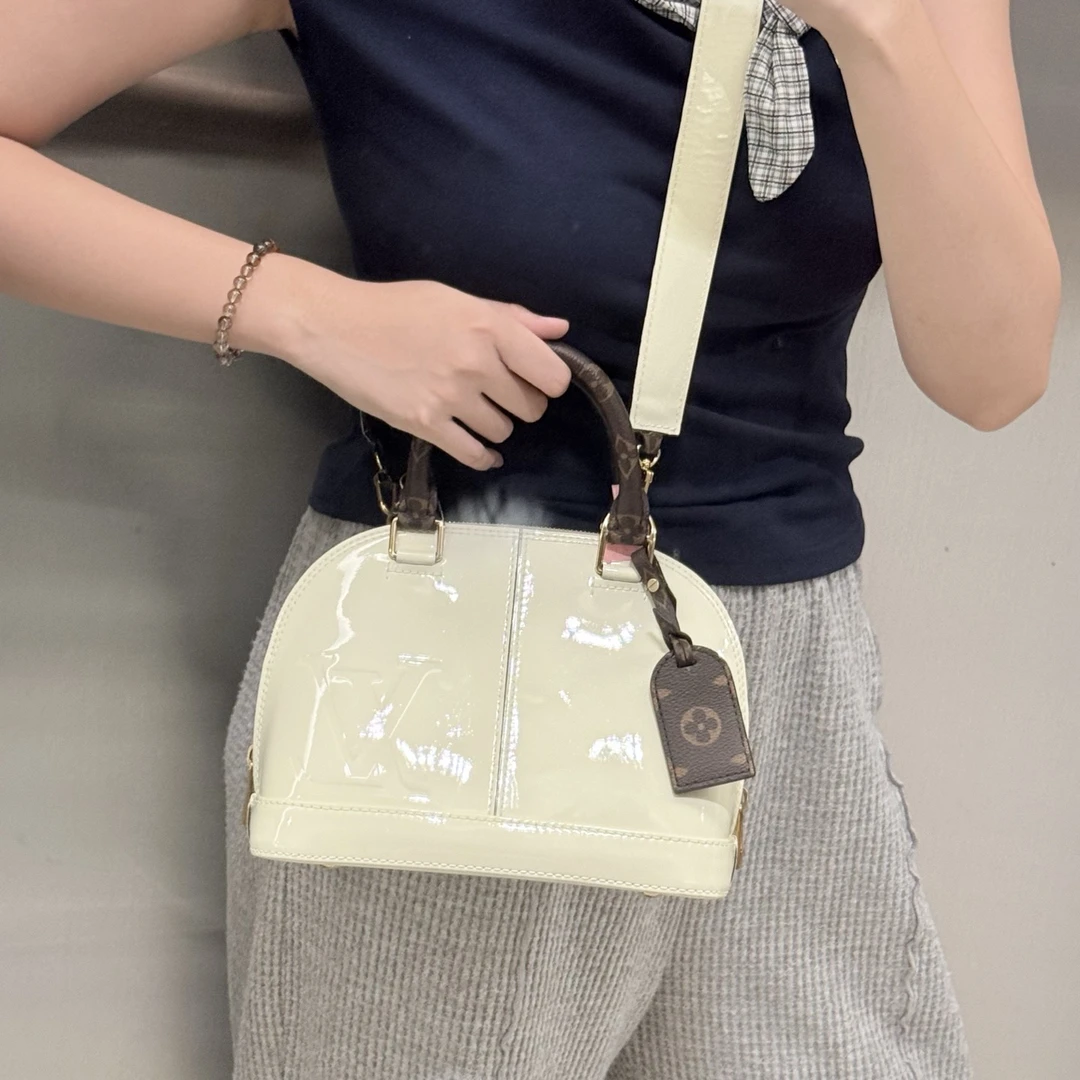 95新 LouisVuitton/路易威登 lv白漆皮拼色老花贝壳bb斜挎手提包