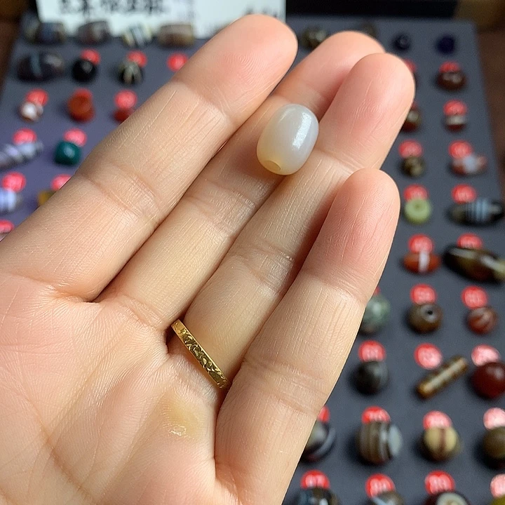 未镶嵌玛瑙/玉髓珠宝半成品B****a