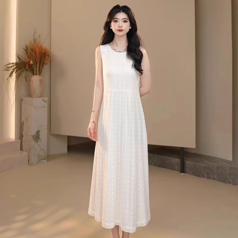 商场2025夏季新款度假风圆领显瘦肌理感无袖白色连衣裙女5500544