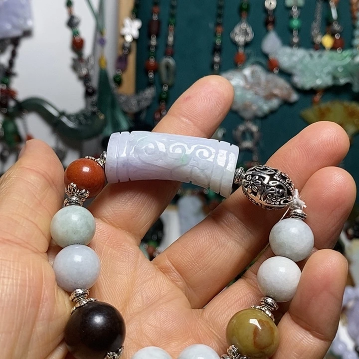 翡翠未镶嵌吊坠(赠链)