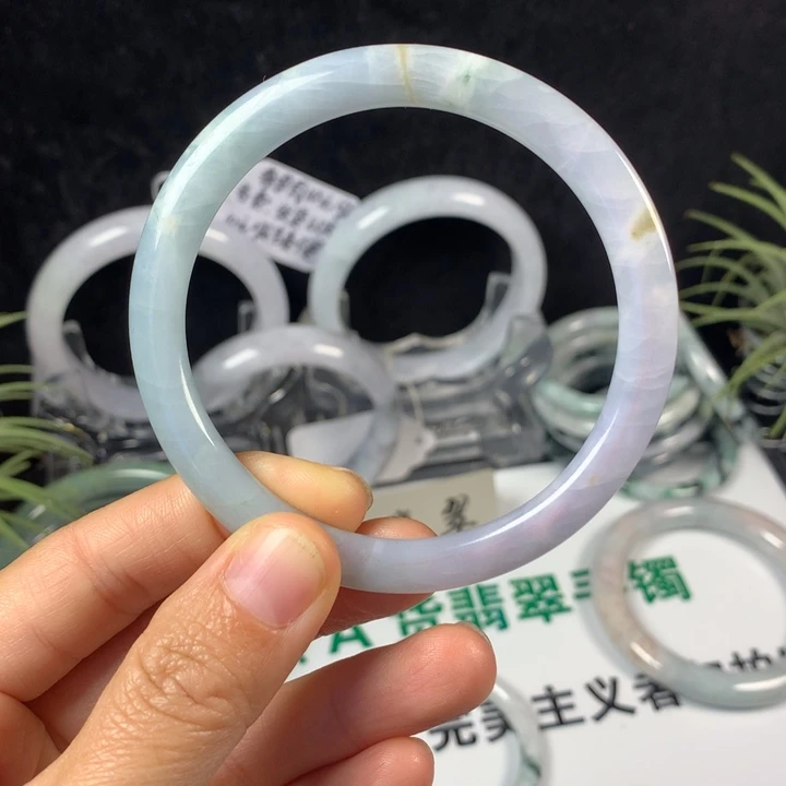 翡翠未镶嵌手镯29号。 58圈