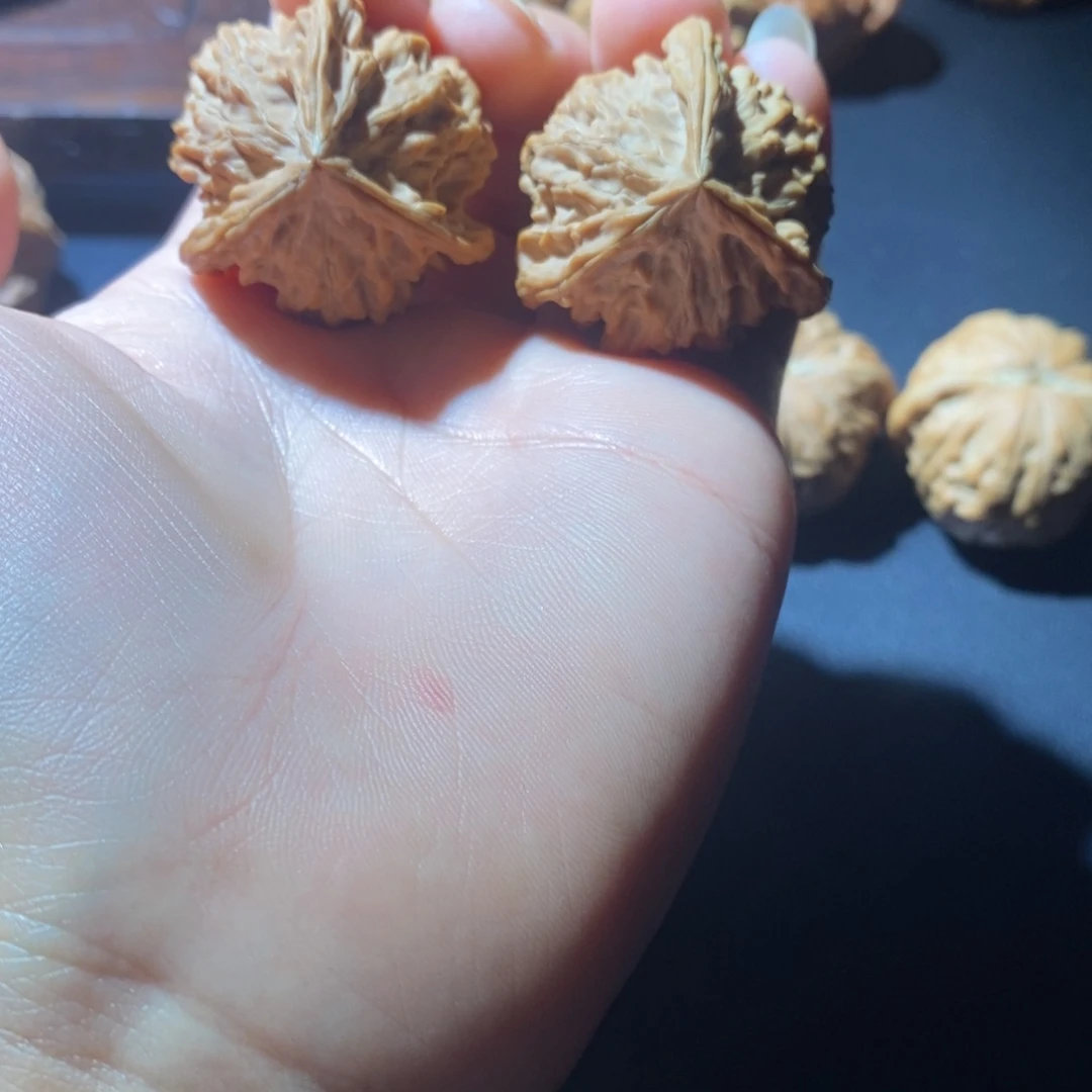 文玩核桃吊坠盘山三棱上车价