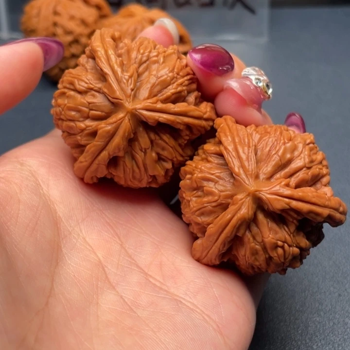 X***x吊坠文玩核桃白狮子