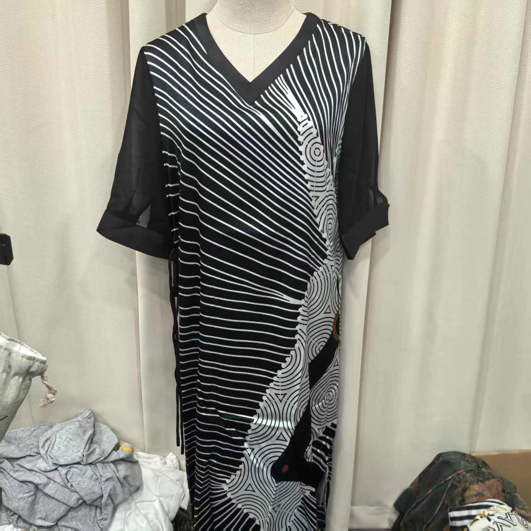 83027条纹桑蚕丝连衣裙