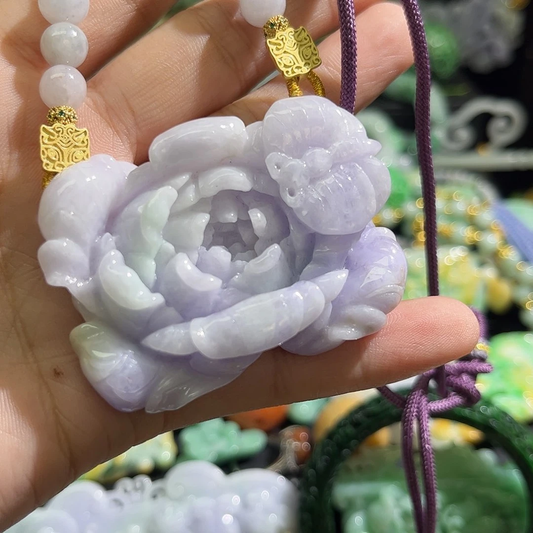 翡翠未镶嵌颈饰待编织