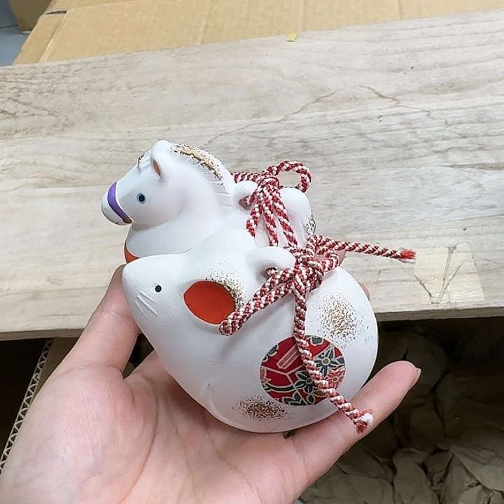 龙瓷器。