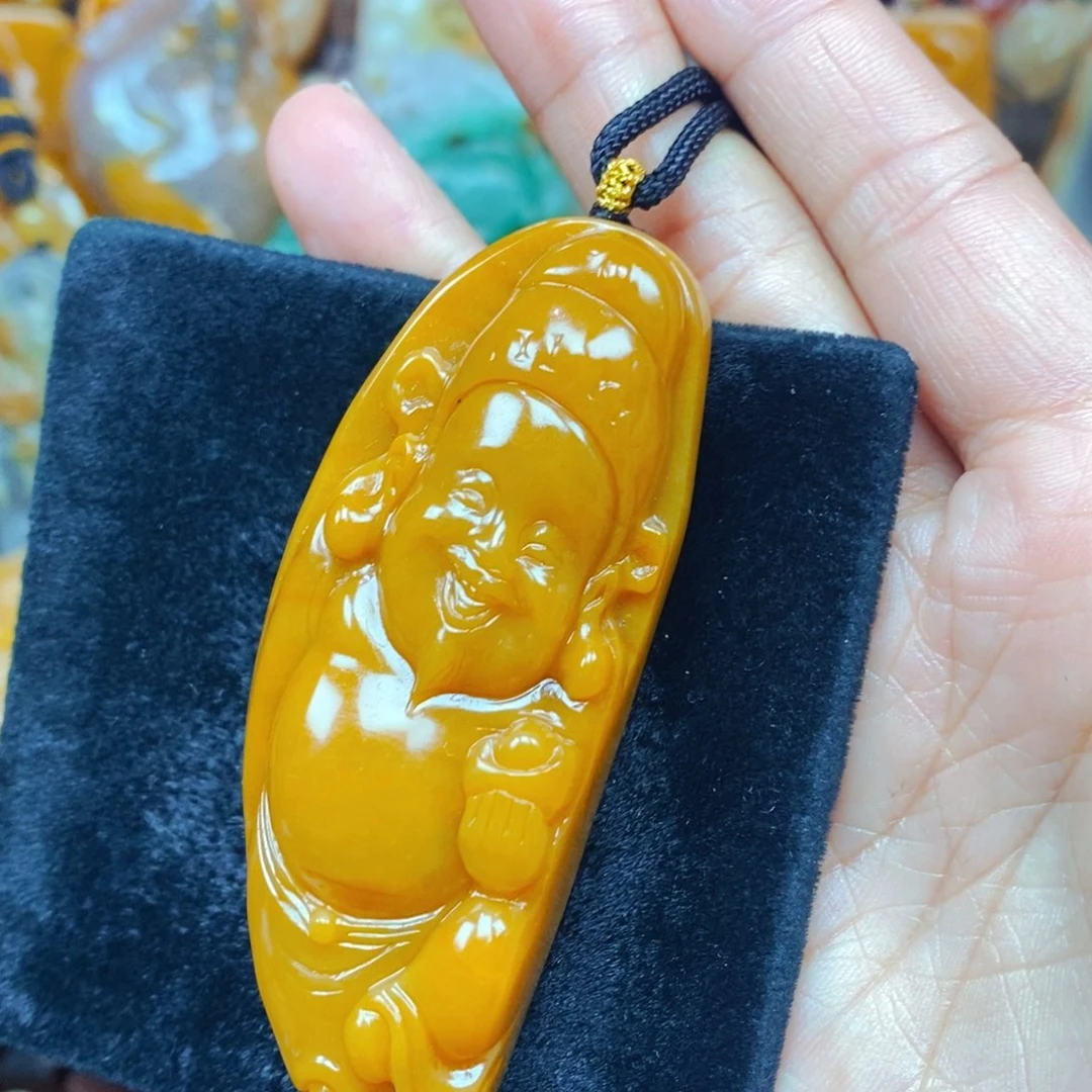 未镶嵌石英质玉（黄龙玉）颈饰