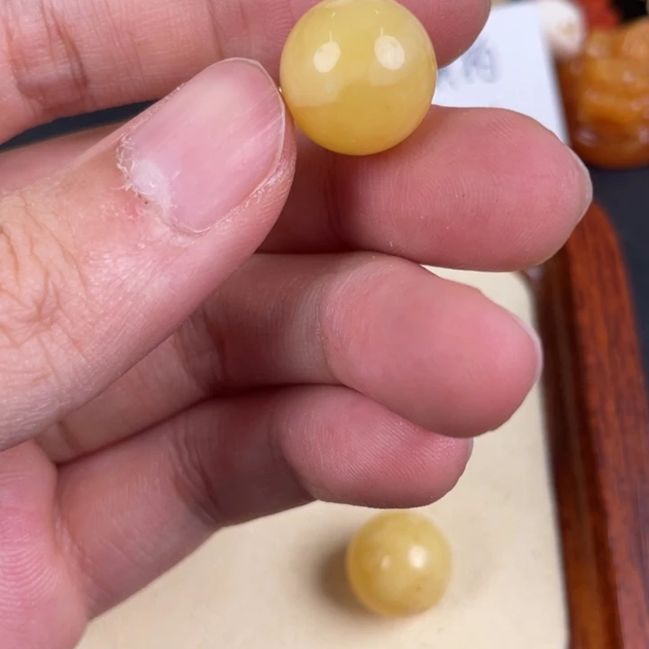 琥珀裸石未镶嵌天然40