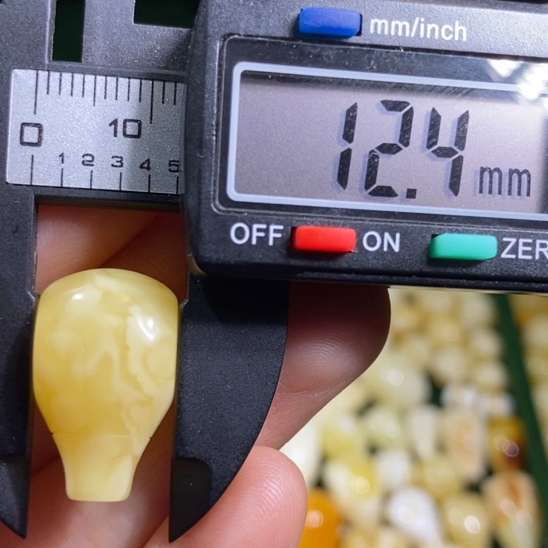 蜜蜡未镶嵌裸石配饰