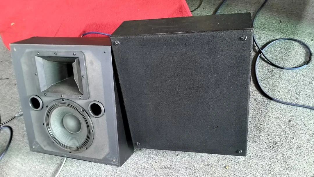 8新  10寸电影院音箱   不包邮 运费到付