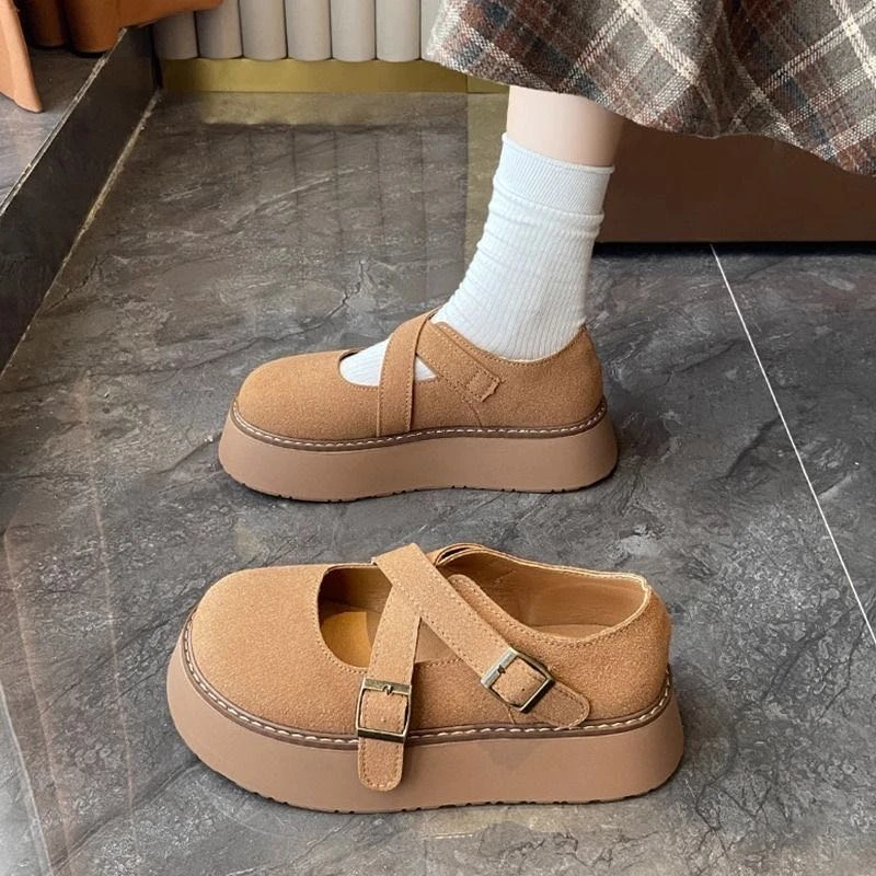 曾高厚底女鞋外穿