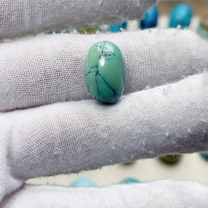 绿松石未镶嵌饰品