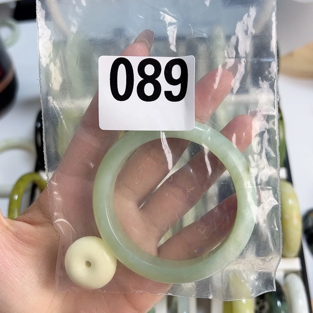 蛇纹石玉未镶嵌手镯银*