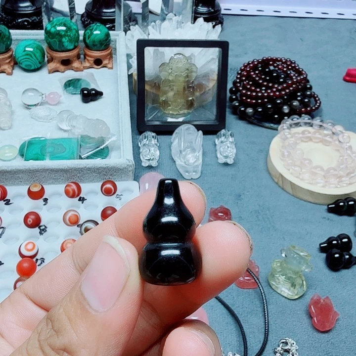 未镶嵌颈饰水晶水晶