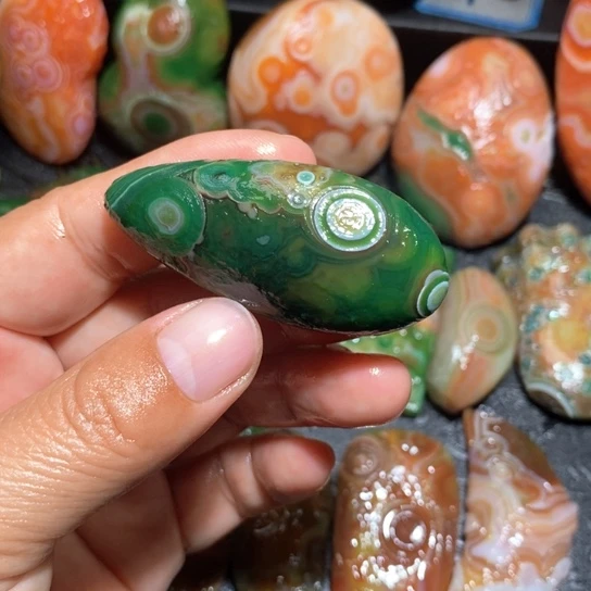 石英质玉珠宝半成品未镶嵌那*是