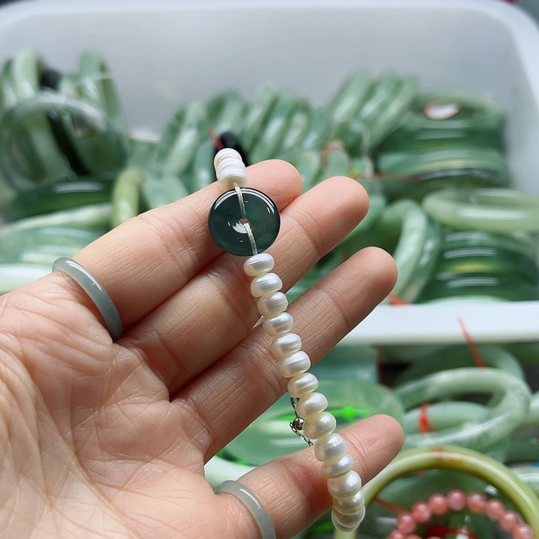 蛇纹石玉未镶嵌手镯~****》