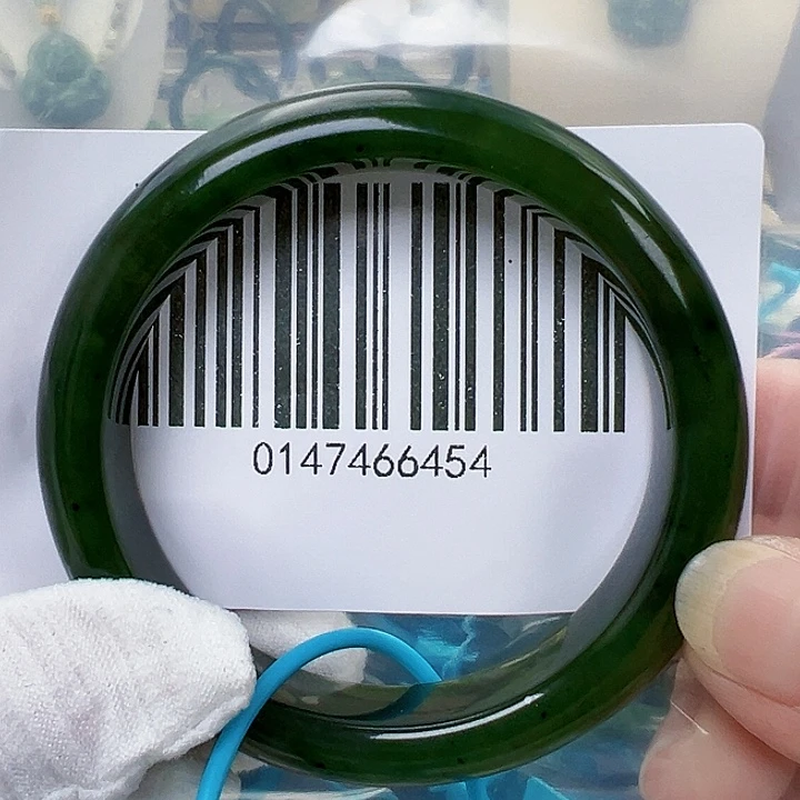 未镶嵌手镯和田玉包容53