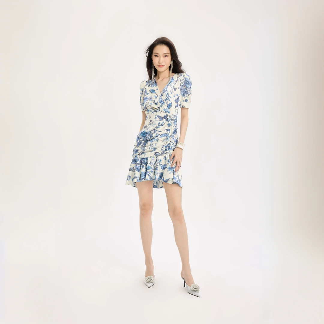 【青花信物】bebe2025夏季新款印花短款V领短袖茶歇连衣裙250056