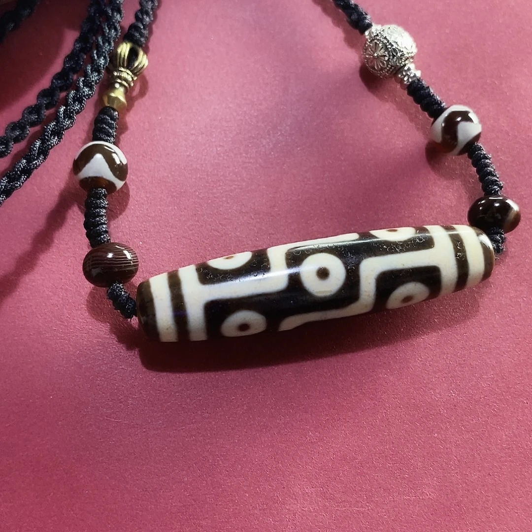 小***号玛瑙/玉髓合金颈饰行运九眼