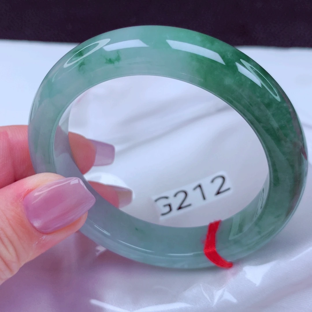 翡翠未镶嵌手镯手镯