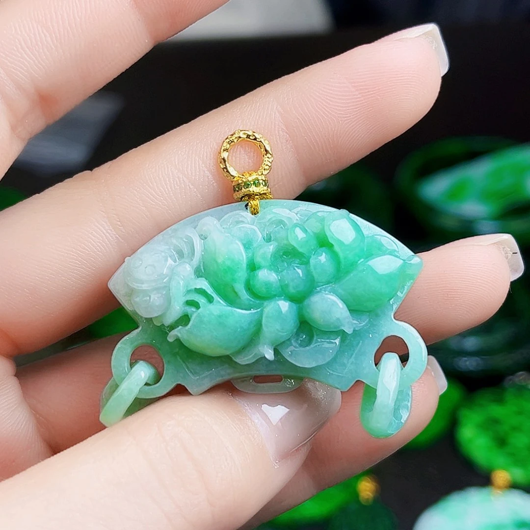 颈饰未镶嵌翡翠多样性