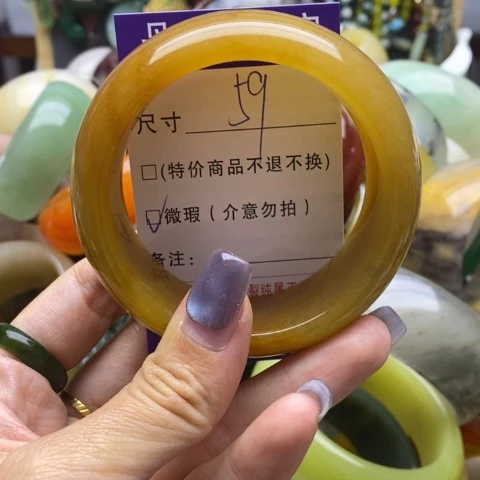 未镶嵌手镯石英质玉
