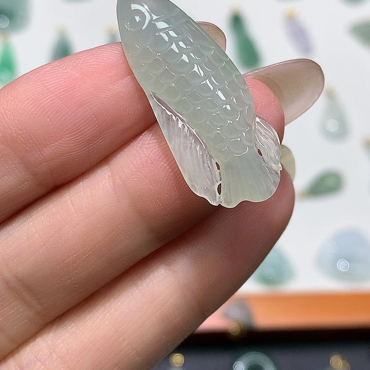 颈饰18K金镶嵌翡翠