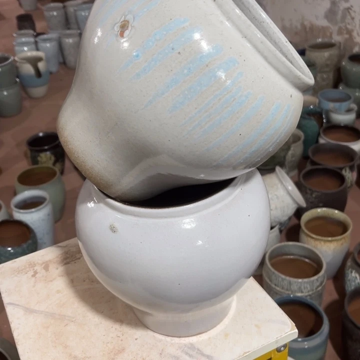花盆紫砂口径16高度21两只小瑕疵