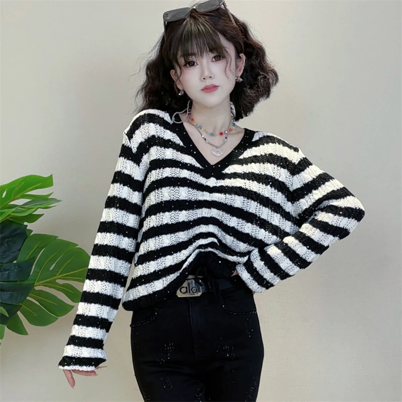 迪否V领套头针织衫2025秋季新款温柔显瘦条纹女士上衣2256