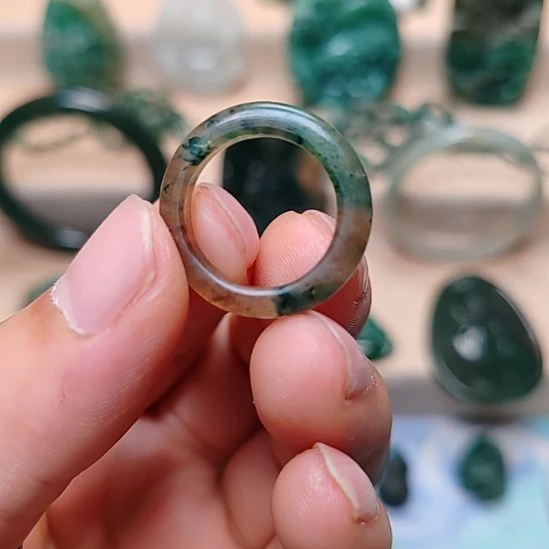 未镶嵌独山玉颈饰