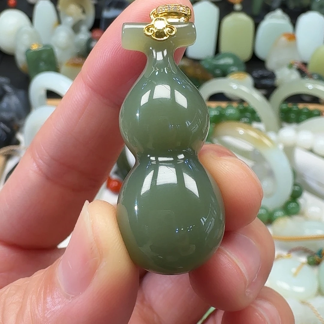 和田玉18K金镶嵌颈饰