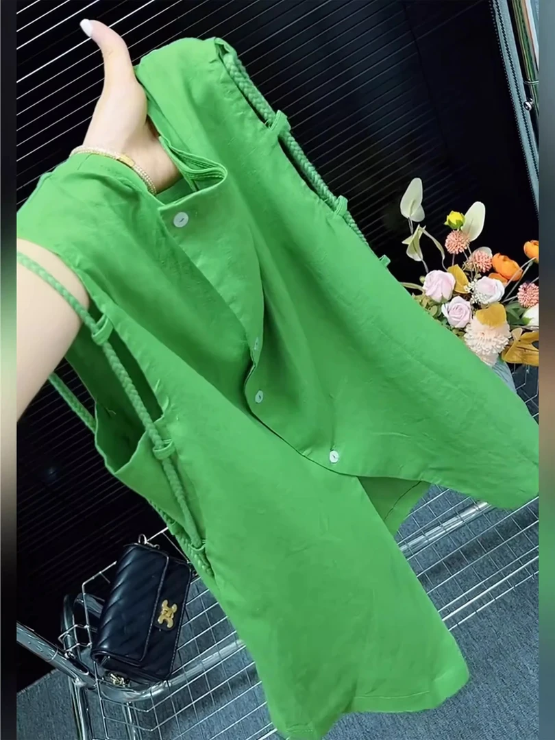 夏季新款法式气质高档无袖上衣女设计感宽松显瘦百搭休闲别致背心