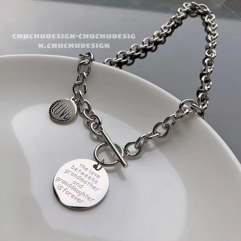 钛钢铅玻璃项链 卫衣T恤嘻哈圆牌钛钢项链女夏轻奢小众设计感潮饰