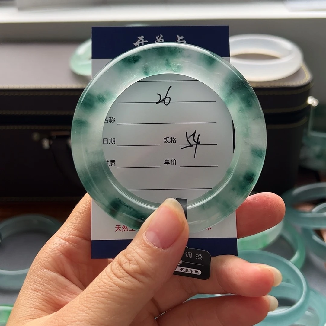 騏*儿时尚精美飘花手镯