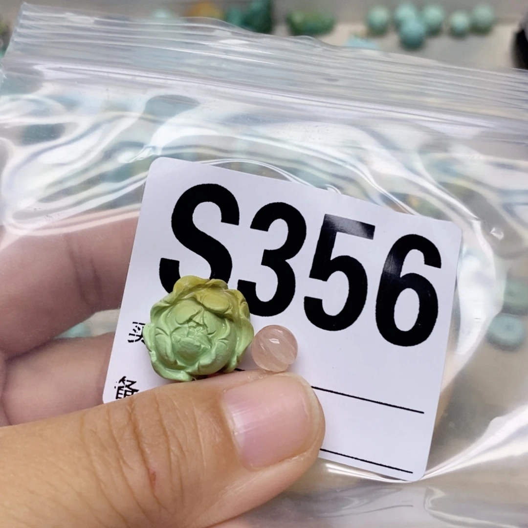 ****晓南红玛瑙配饰未镶嵌