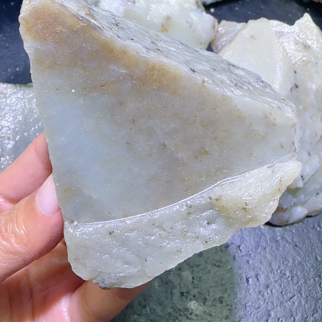 和田玉未镶嵌珠宝半成品