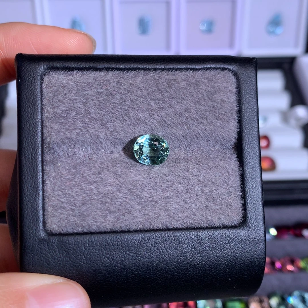 珠宝奇石碧玺未镶嵌2.1克拉