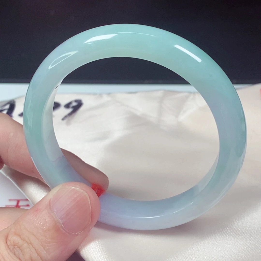 翡翠未镶嵌手镯58.5圈