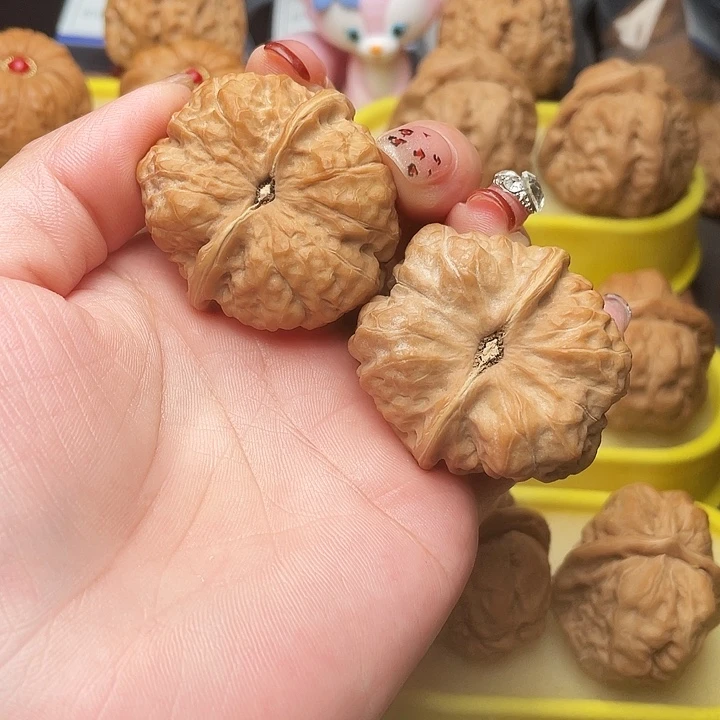 吊坠文玩核桃佳**泽蛤蟆