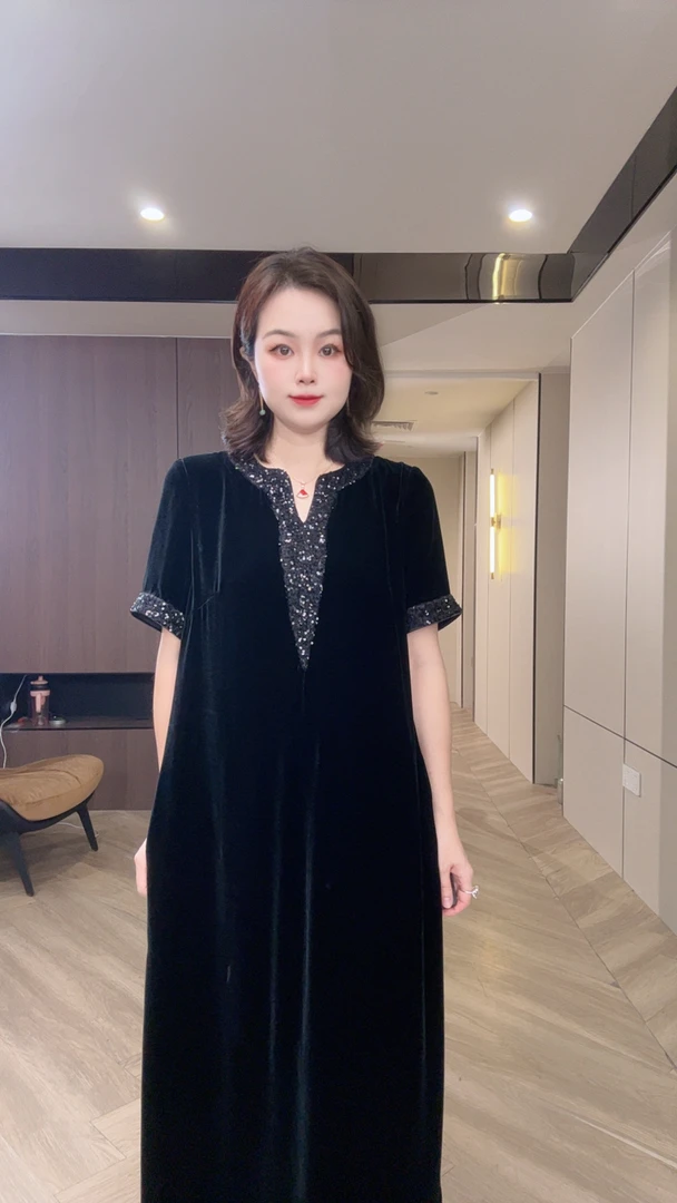 深V领刺绣珠片真丝丝绒连衣裙宽松休闲气质连衣裙m117