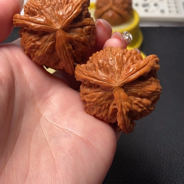文玩核桃把件李*欣精品三棱三棱