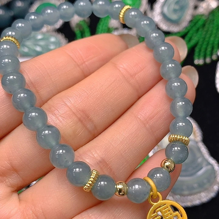 翡翠颈饰未镶嵌翡翠