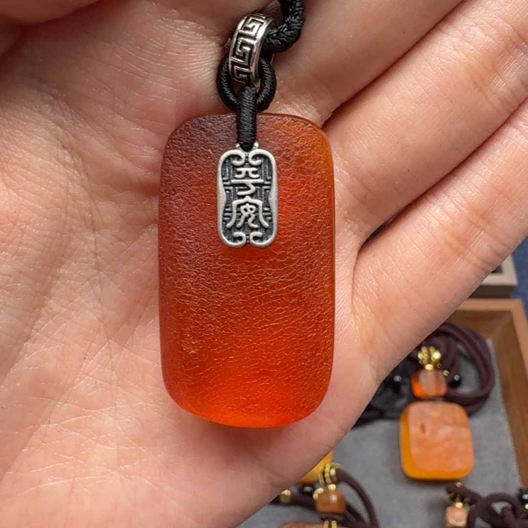 蜜蜡吊坠(赠链)未镶嵌
