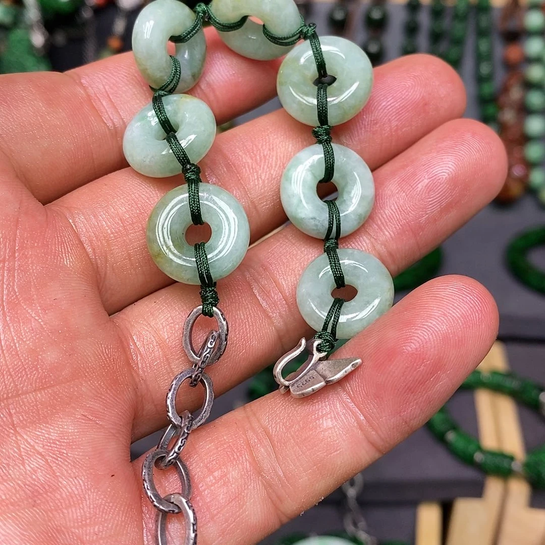 未镶嵌手链翡翠漂亮美眉